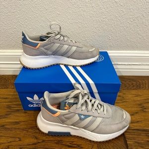 Boys sneakers